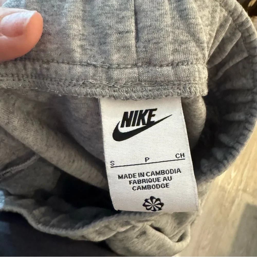 Nike Silver Grey Athletic Joggers Sweatpants